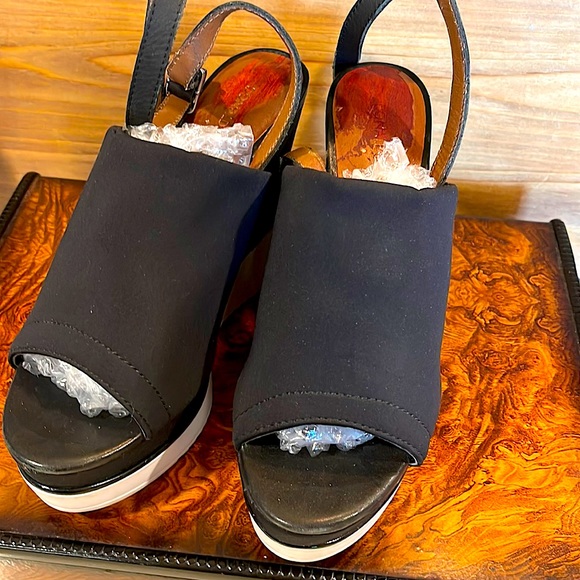 Donald J. Pliner Shoes - Worn once Donald J Pliner Black and White Wedge with ankle strap Size 7